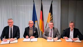 Steffen Jäger, Präsident des Gemeindetages Baden-Württemberg (v. l. ), stellvertretender Ministerpräsident und Innenminister Thomas Strobl, Landrat Dr. Achim Brötel, Präsident des Landkreistags Baden-Württemberg, Oberbürgermeister Dr. Frank Mentrup, Präsident des Städtetages Baden-Württemberg.  (Bild: © Innenministerium Baden-Württemberg)