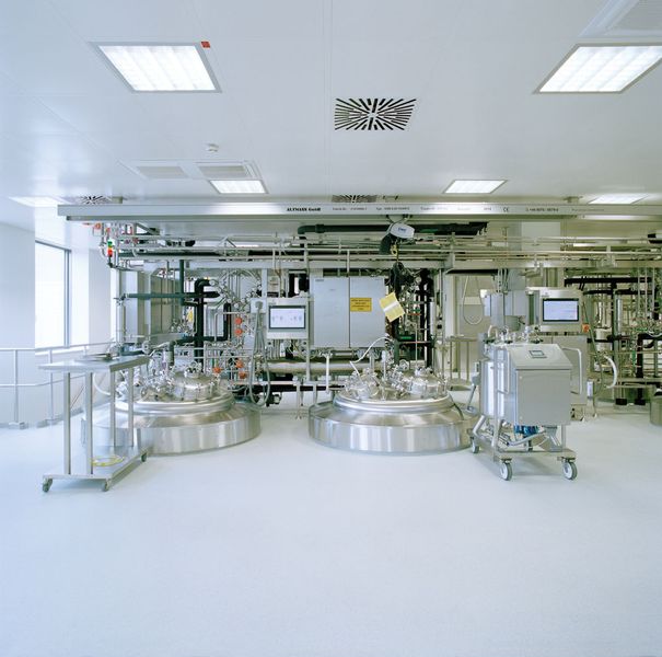 Produktionsbereich mit dem oberen Teil der Fermentatoren (HWP Planungsgesellschaft, Peter Horn)