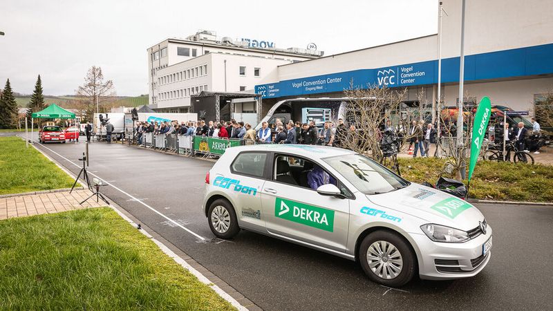 Kern der Veranstaltung bildete ein Live-Aufprall, … (Bild: Stefan Bausewein)