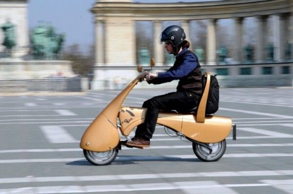 Ein funktionstüchtiger Prototyp des elektrischen Faltrollers MOVEO ist bereits auf Ungarns Straßen unterwegs (Bild: Antro Group)