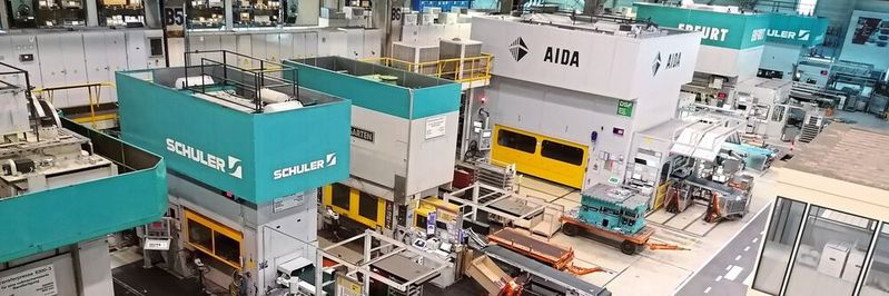 Ein Blick ins Presswerk bei BSH in Traunreut. An der Aida-Presse sind die digitalen Lösungen von Consenses implementiert. Ein Blick ins Presswerk bei BSH in Traunreut. An der Aida-Presse sind die digitalen Lösungen von Consenses implementiert.