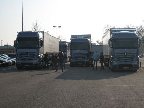 Hier standen alle Fahrzeugvarianten für Probefahrten bereit. (S&G)