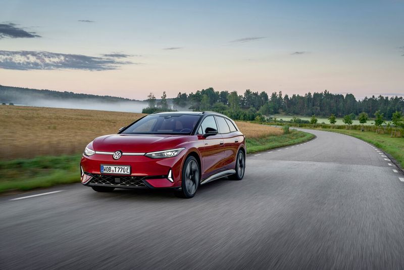 Der VW ID 7 ist der elektrische Bruder des Passat (Bild: VW)