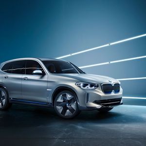 (BMW)