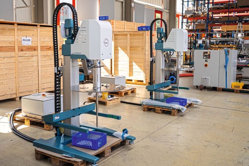 Igus Energieketten sorgen in den Anlagen von VMA-Getzmann für eine sichere Leitungsführung.  (Bild: igus GmbH)