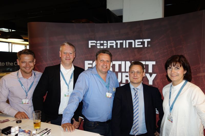 (v. l.) Andreas Lay, Lukas Lindner, Thomas Hans, Jochen Pretli und Claudia Wagner, Fortinet (Bild: IT-BUSINESS)