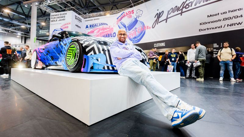 Tuning, wie man es sich vorstellt: dicke Hose am Stand von J.P. Performance (Bild: Messe Essen)