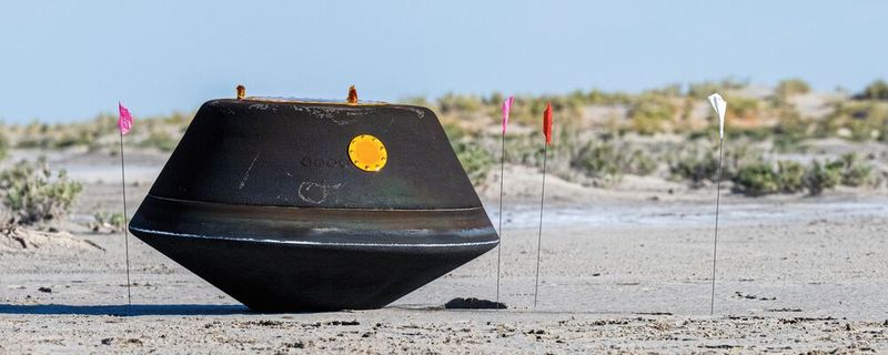 Was aussieht wie ein Ufo ist tatsächlich die Probenkapsel der Nasa-Mission Osiris-Rex, die am 24. September 2023 in der Wüste in Utah gelandet ist.(Bild:  NASA/Keegan Barber / CC BY 2.0)
