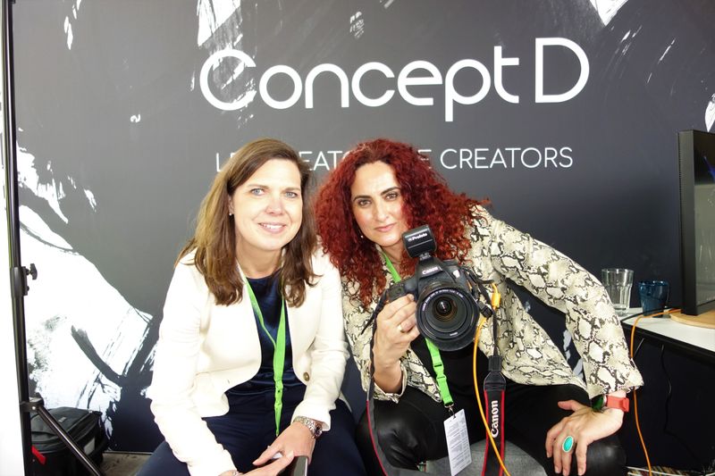 Alexandra Böckelmann, ACER, und Besa, IT-BUSINESS, interessieren sich für die neue ConceptD Linie von ACER. (Bild: IT-BUSINESS)