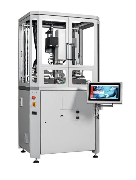 Beim neuen Speed Riveter Quick Change Montageautomat lassen sich dank komfortabler Bedienerführung rasch die Prozessdaten für neue Teile parametrieren und speichern. (Bild: Covatec)
