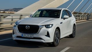 Bei der Modellreihe CX-60 sind alle Antriebsarten von möglichen Fehlfunktionen betroffen. (Bild: Mazda)