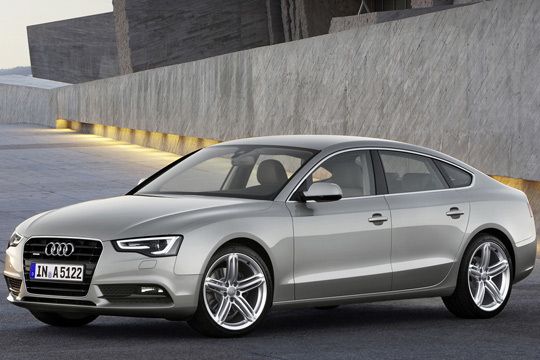 Die überarbeiteten Assistenzsysteme schrecken mittlerweile auch vor Lenkeingriffen nicht mehr zurück. (Audi)