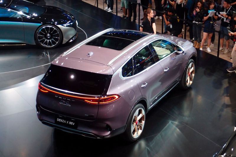 Das Joint-Venture von Daimler und dem chinesischen Elektrofahrzeughersteller BYD zeigte den „X“.  (Hörner/press-inform)
