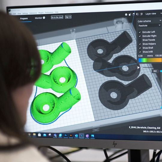 Mittels 3D-Druckverfahren können gleichwertige oder sogar verbesserte Teile mit weniger Material hergestellt werden.(Bild:  Replique)