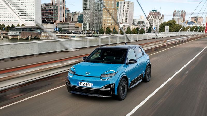 Nissan hat eine neue Generation des Micra auf den Markt gebracht. Das Auto fährt vollelektrisch.(Bild:  Nissan)