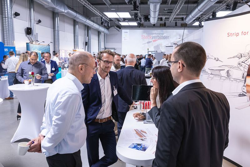 16. Anwenderkongress Steckverbinder: Der erste Steckverbinder-Tag am 5. Juli 2022 fokussierte neue Technologien und Trends wie den intelligenten Steckverbinder und KI in der Qualitätskontrolle, die additive Serienfertigung von Steckverbinder, DC-Verbindungstechnik, modulare Steckverbinder sowie messtechnische Verfahren. (Bild: Elektronikpraxis)