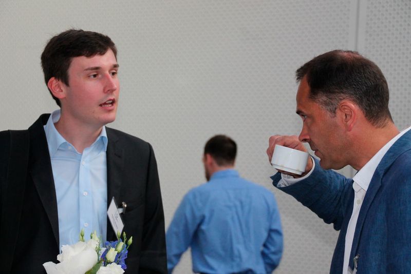 Am 31. Mai 2016 trafen sich rund 100 Experten im Vogel Convention Center in Würzburg, um sich über wichtige Trends und Themen der Industrial Usability zu informieren. Die Referenten zeigten auf, wie Unternehmen ihre Kunden mit der richtigen Usability begeistern können und wettbewerbsfähig bleiben. (Sariana Kunze/elektrotechnik)