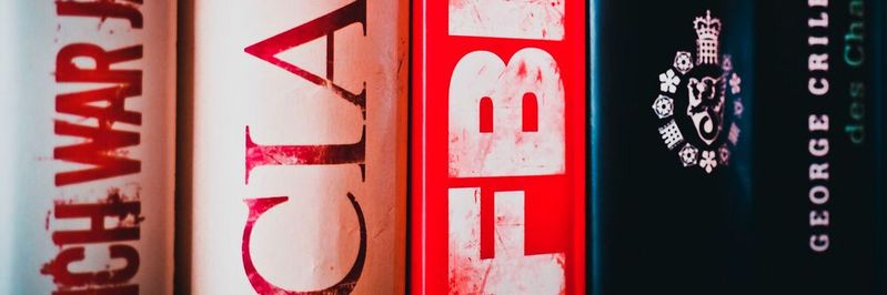 Big Brother hört mit - und das mehr denn je. Allerdings gibt es Möglichkeiten, sich dagegen zu wappnen und die Privatsphäre bzw. Geschäftsgeheimnisse zu schützen. (Bild:  gemeinfrei /  Pixabay)