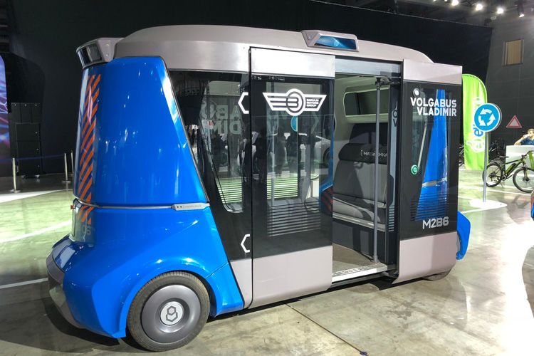 Noch einen Bus gab es von Volgabus: Das Robo-Taxi „Vladimir“ Robo-Taxi ähnelt dem e.Go Mover auf frappierende Weise. (Bild: Wolfgang Gomoll)