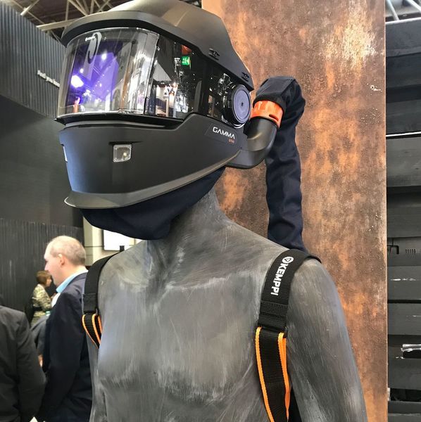 Am Stand von Kemppi konnten u.a. Atemschutzsysteme und Schweißerschutzmasken der Serie Gamma begutachtet werden. (V.Siegl/konstruktionspraxis)
