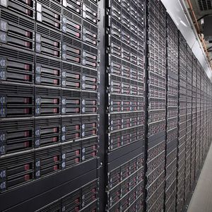 Die HP-Container lassen sich, wie auf dem Foto, nach den Kaltgang-Prinzip aufbauen, oder ... ; Bild: HP (Archiv: Vogel Business Media)