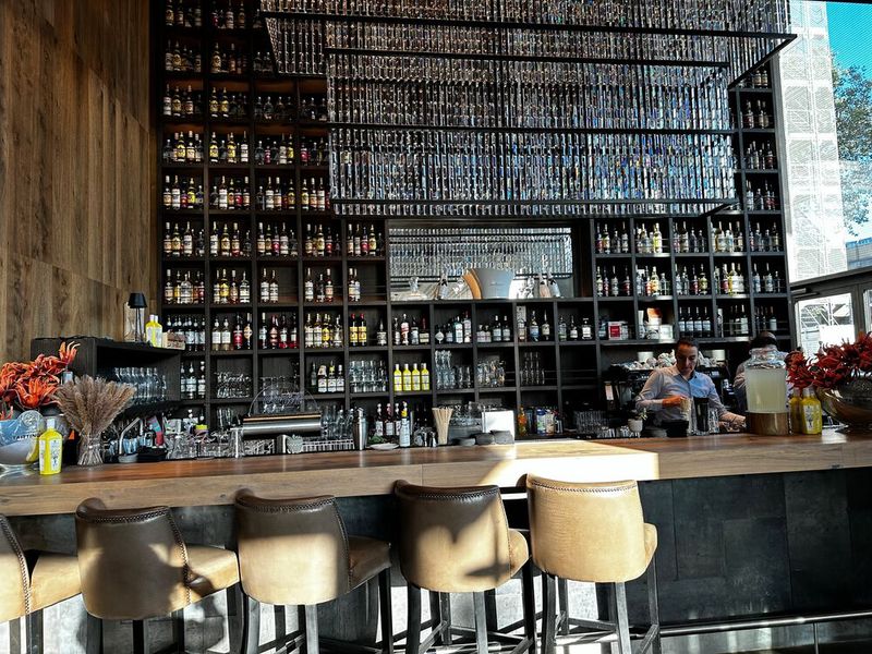 Noch ist die Bar voll. (Bild: Vogel IT-Medien )