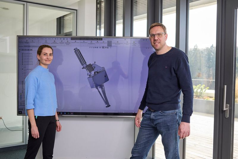 Das System verfügt über eine Messeinheit mit speziellen Ultraschallwellenleitern und integrierter Kühlung sowie über eine eigens entwickelte Software mit patentiertem Auswertealgorithmus. (Bild: Fraunhofer / Piotr Banczerowski)