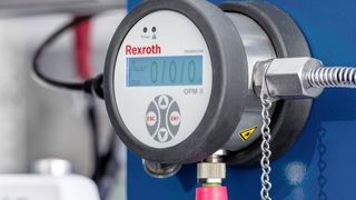 Der klassische Serviceansatz: Regelmäßige Wartungsintervalle einhalten und wenn eine Komponente in der Zwischenzeit ausfällt, unter hohem Zeitdruck austauschen. (Bosch Rexroth AG)