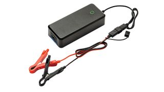 Das  Modell 4340 überzeugt durch seine Kombination aus Vielseitigkeit, Zuverlässigkeit, intelligenter Ladetechnologie und Zertifizierungen gemäß strengster Sicherheits- und EMV-Normen. (Bild: Mascot)