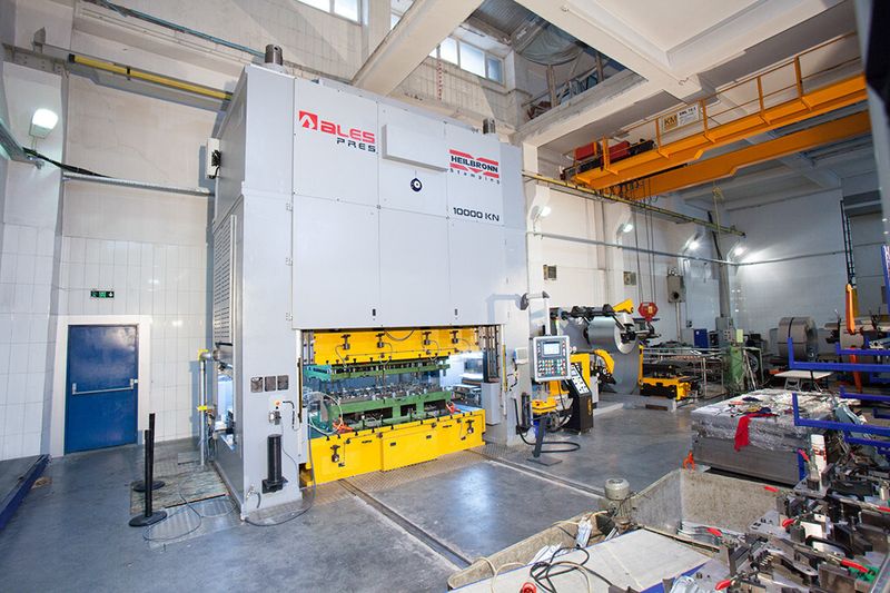 Stanzanlagen mit einer Kraft von 10.000 kN hatte Ales Pres vor der Kooperation nicht gebaut, Heilbronn in der Türkei nicht vertrieben. (Bild: Heilbronn)