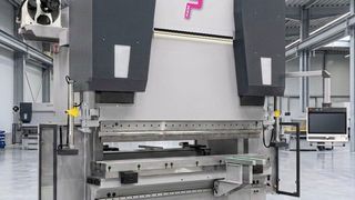 Die Placke Heavy Duty GmbH entwickelt, konstruiert und baut Sondermaschinen im XXL-Segment: Biegepressen bis 3.000 Tonnen Presskraft und 18 Meter Biegelänge, auf Anfrage auch darüber hinaus, sowie Retrofit-Lösungen für bestehende Großmaschinen. (Bild: Placke Heavy Duty GmbH)
