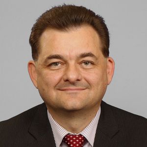 „Aktuell liegt unser Schwerpunkt beim Schneiden von CFK“, berichtet Dr. Rudolf Weber, Leiter der Verfahrensentwicklung am IFSW.