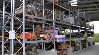 Die feuerverzinkten Palettenregale sind wiiterungsbeständig. (Bild: Tabla Regaltechnik)