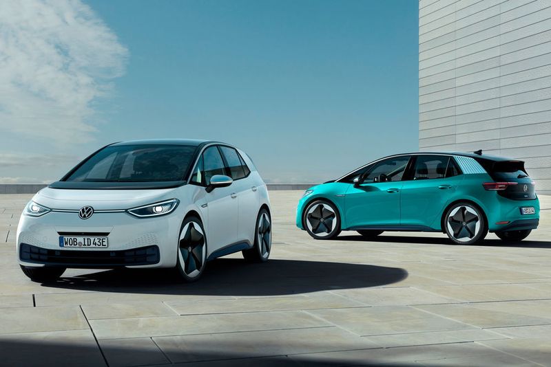Preislich soll es beim ID 3 bei knapp 30.000 Euro losgehen. Die Topversion mit der größten Batterie dürfte sicher in Richtung 50.000 Euro tendieren. (Volkswagen)