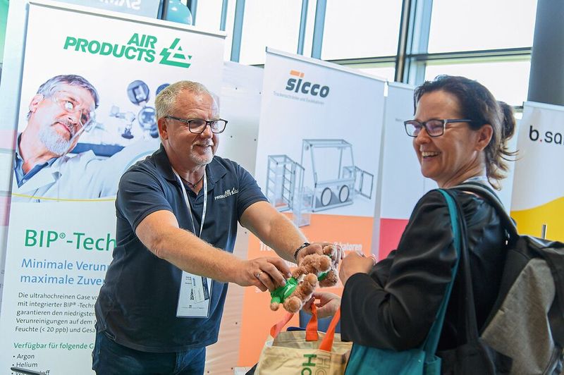 Wer früh vor Ort war konnte nicht nur kompetente Beratung erhalten, sondern sich auch die besten Give-Aways sichern ;-)   Mehr Infos zu den kommenden LAB-SUPPLY-Messen finden Sie auf www.lab-supply.info (Bild: Stefan Stark)