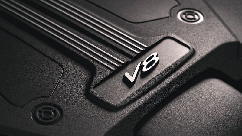Kunden in Europa bekommen den Bentayga zunächst nur mit V8-Motor. Später soll ein Plug-in-Hybrid folgen. (Bentley)