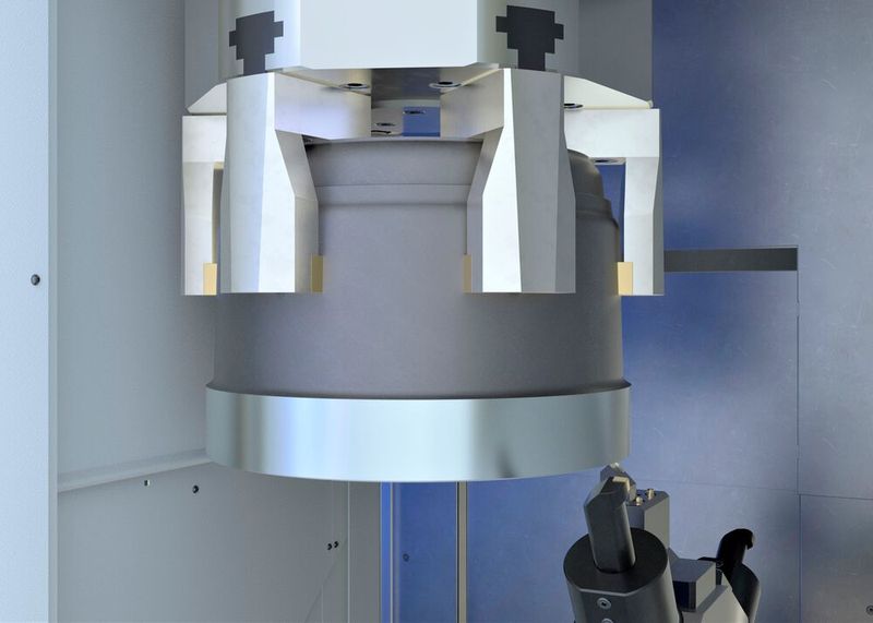 Das Bild symbolisiert Step 1 der Bremstrommel-Bearbeitung im Emag-System. Dabei läuft die Drehbearbeitung der ersten Seite ab – sowohl innen als auch außen. Die nächste Stufe zeigt das Aufmacherbild vom Anfang. (Bild: Emag)