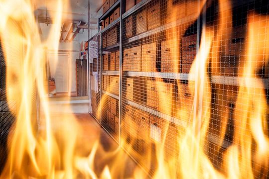 Das Laren-System von Guardian Technologies dient der Brandbekämpfung im Lager. Darin sind alle erforderlichen Komponenten vereint: Steuerung, Mechanik, Pumpen und Löschmittelbehälter. Das Laren-System von Guardian Technologies dient der Brandbekämpfung im Lager. Darin sind alle erforderlichen Komponenten vereint: Steuerung, Mechanik, Pumpen und Löschmittelbehälter.