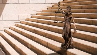 Kampagnenbild WEB Crownpeak  (Crownpeak)