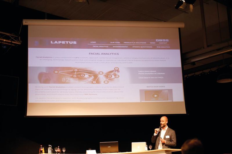 In Sachen Trend immer auf dem neusten Stand. Ulrich Köhler präsentiert die Trendstudie „Wie kauft Deutschland übermorgen ein“. (Eno)