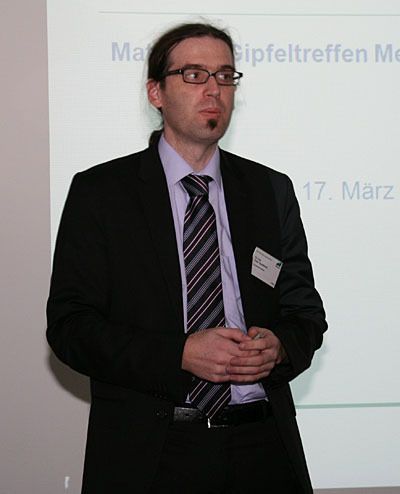 Dr.-Ing. Peter Quadbeck, Gruppenleiter am Fraunhofer-Institut für Fertigungstechnik und angewandte Materialforschung (IFAM), referierte über das Maßschneidern von Knochenimplantaten. (Archiv: Vogel Business Media)