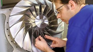 An den Cross Views 2012, einem vom Beirat der Inova Management AG aus Wollerau, organisierten Erfahrungsaustausch, wurde die Zukunftsfähigkeit des Werkplatzes Schweiz aus vier unterschiedlichen Blickwinkeln unter die Lupe genommen. (Bild: Swissmem)