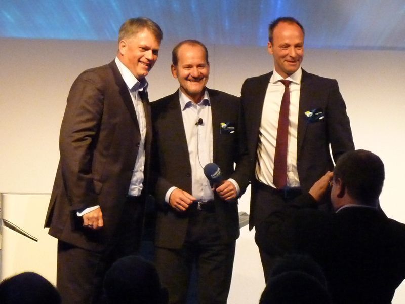 Einmalige Konstellation: Jürgen Krüger (Mitte) mit dem ehemaligen Vertriebsleiter B2B Ingo Dewitz (r.) und dessen Nachfolger Norbert Höpfner (Archiv: Vogel Business Media)