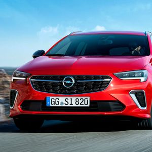 Beim neuen Insignia sind erstmals in jeder Variante ausschließlich Voll-LED-Systeme an Bord.(Bild:  Opel)
