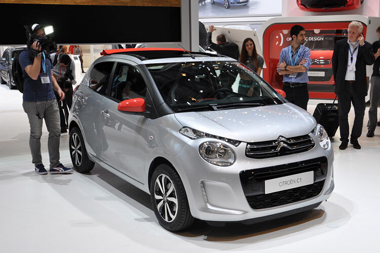 Citroën trumpft bei den ganz Kleinen auf. Der neue C1 soll nicht nur durch eine frische Optik punkten, sondern ganz im derzeitigen Trend viele Individualisierungsmöglichkeiten bieten. Erstmals gibt es eine Variante mit Rolldach. (Foto: Wehner)
