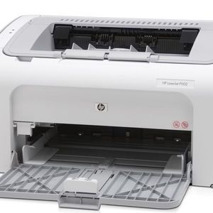 Der für den USB-Anschluss konzipierte Laserjet P1102 unterscheidet sich gegenüber dem P1102w durch ein weißes Gehäuse.