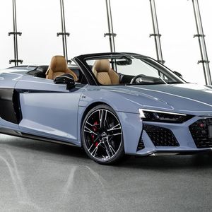 (Audi)