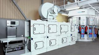 Der Fillpac R von Beumer inklusive Sackaustragelinie SA 4000 (Bild: Beumer)