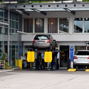 (Holz / »kfz-betrieb«)