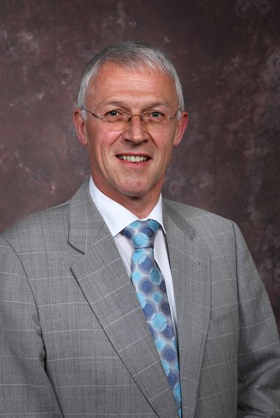 Klaus Hintzer übernahm 2011 die Leitung der gesamten Fluormonomer und -polymer R&D Aktivitäten am Standort Gendorf. Ebenfalls 2011 wurde Dr. Hintzer zum 3M Corporate Scientist ernannt und leitet seitdem wichtige Entwicklungsprojekte der 3M.  (Bild: 3M / Dyneon)